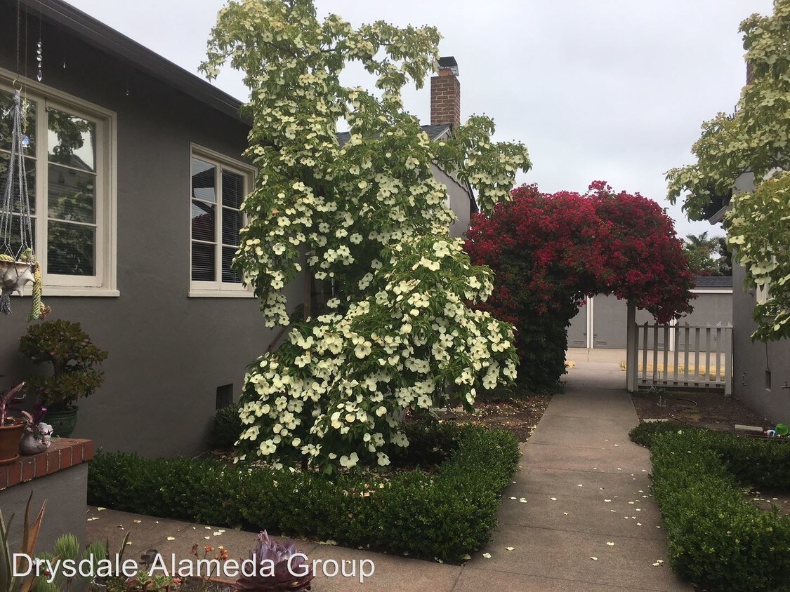 Foto principal - 722 Santa Clara Ave