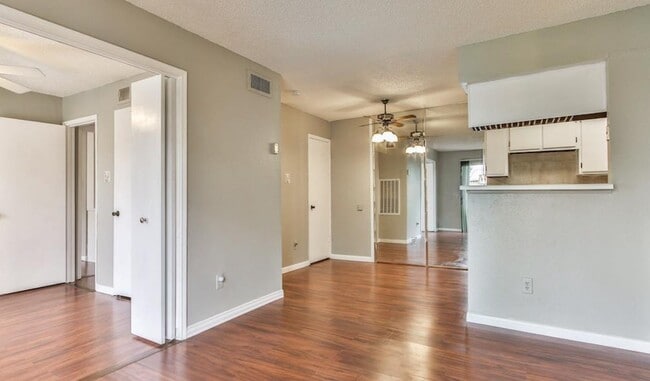 Foto del edificio - 2750 Holly Hall St