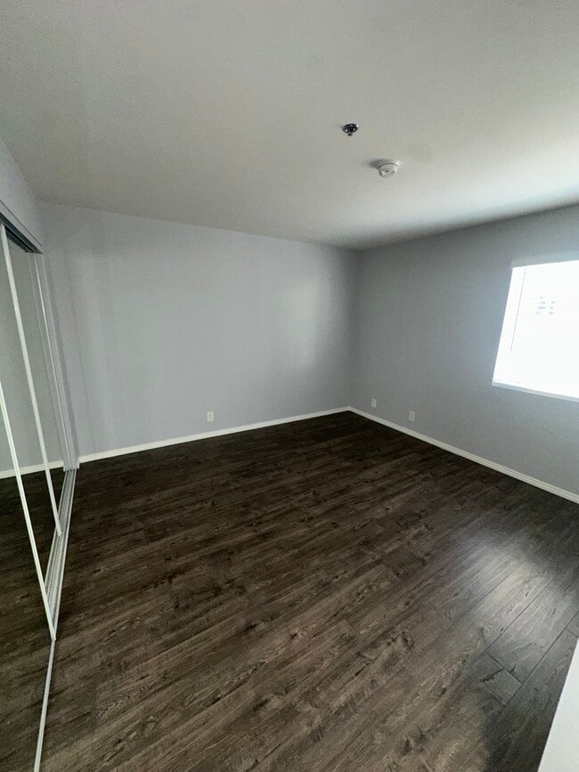 Building Photo - 8722 Burton Way