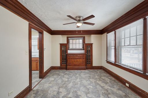 Foto del edificio - Large remodeled 4 bed 1  bath in West Akron !