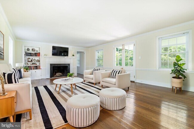 Building Photo - 250 Landover Rd