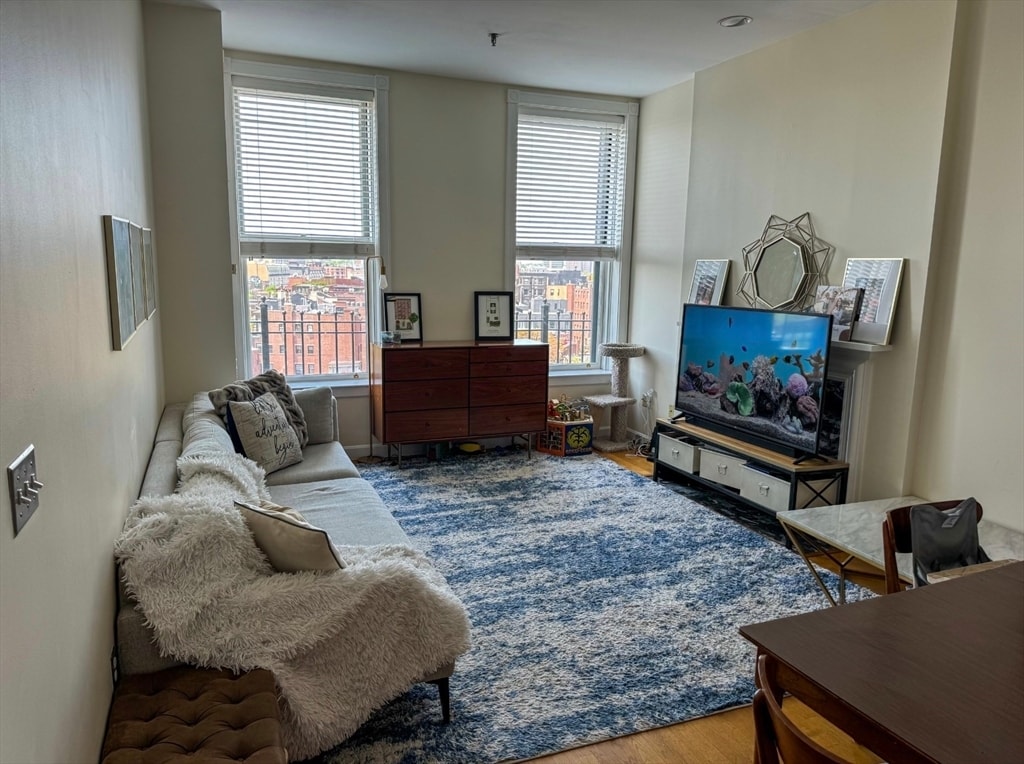 Primary Photo - 416 Marlborough St