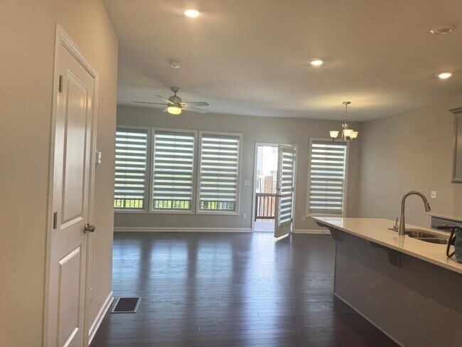 Foto del edificio - 381 Northaven Ave