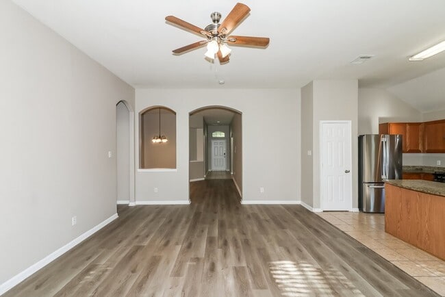 Foto del edificio - 21807 Cascade Hollow Ln