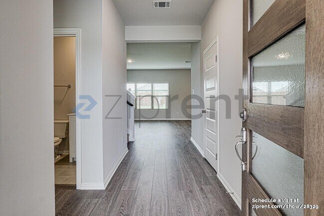 Building Photo - 520 Hickory Rdg Dr