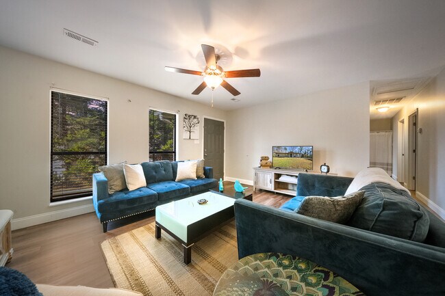 Photo - 2612 Old Whites Mill Rd House