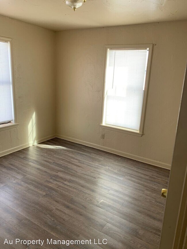 Building Photo - 2 br, 1 bath House - 4012 SW 6TH AVE