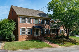 Building Photo - 3165 Henderson Walk