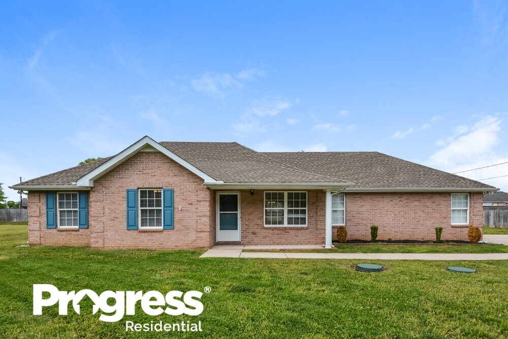 144 Centerrock Dr, Christiana, TN 37037 House Rental in Christiana