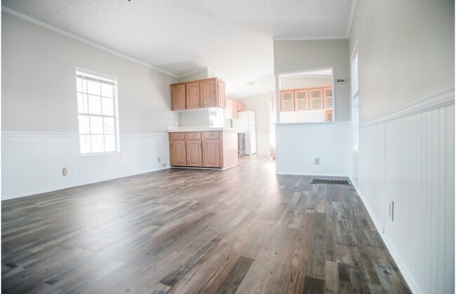 Building Photo - ONLY 3 Miles from BEACH!!!! Close to Navy Base, fenced yard, very large covered front porch