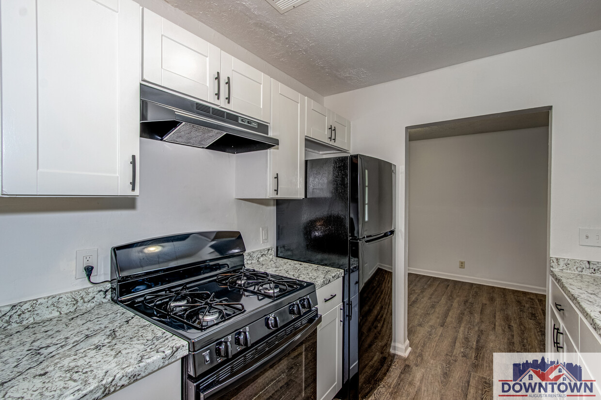 Foto principal - 218 Patton Dr