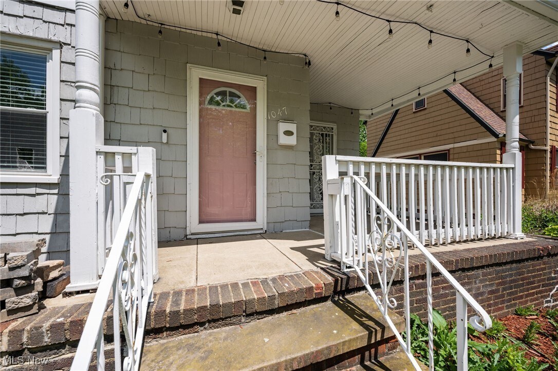 1047 Hillstone Rd Cleveland Heights, OH 44121 – photo 2
