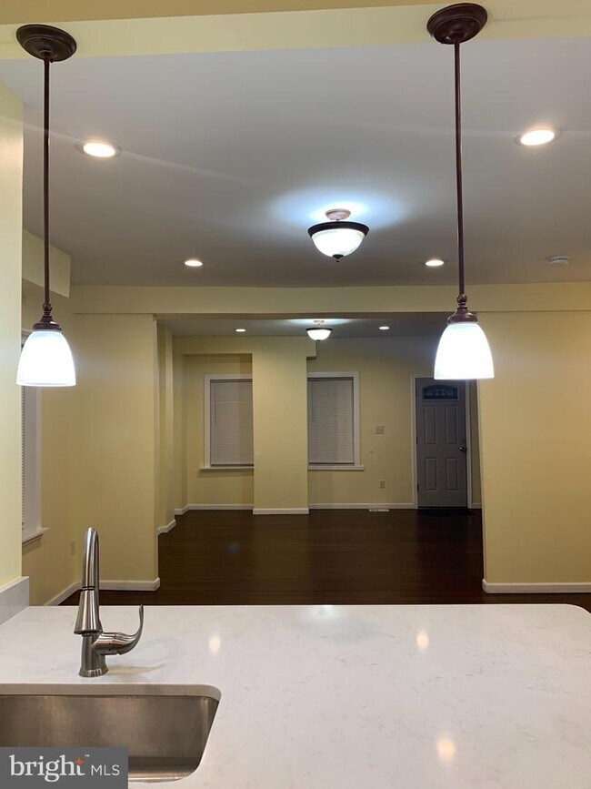 Foto del edificio - 100 E 23rd St
