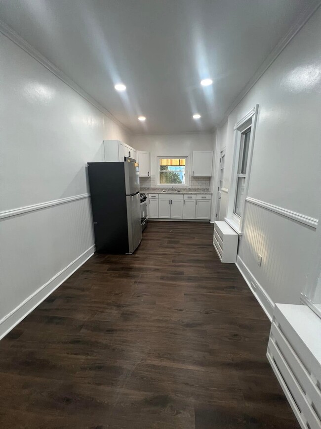Building Photo - 1544 N 10th St