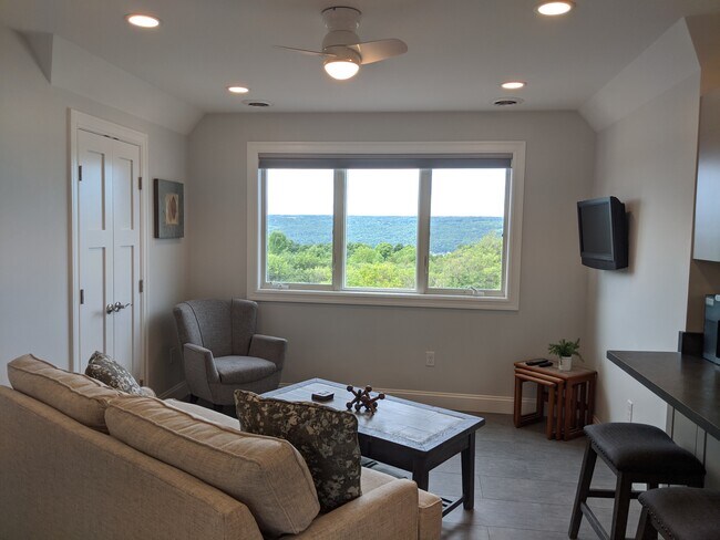 Building Photo - 20 Rockcress Ln