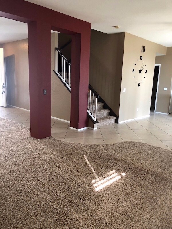 Foto del edificio - 14525 Saddlepeak Ct