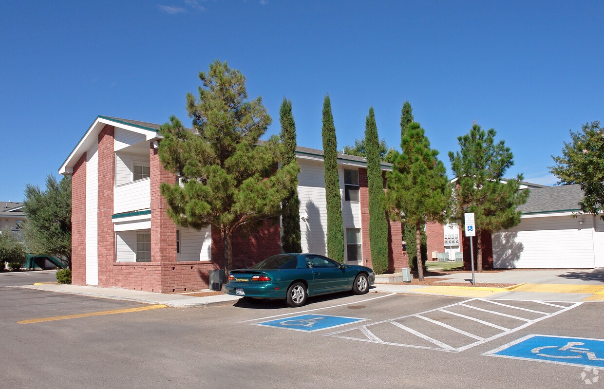 Dieter Pines Apartments 3650 Dieter Dr El Paso, TX