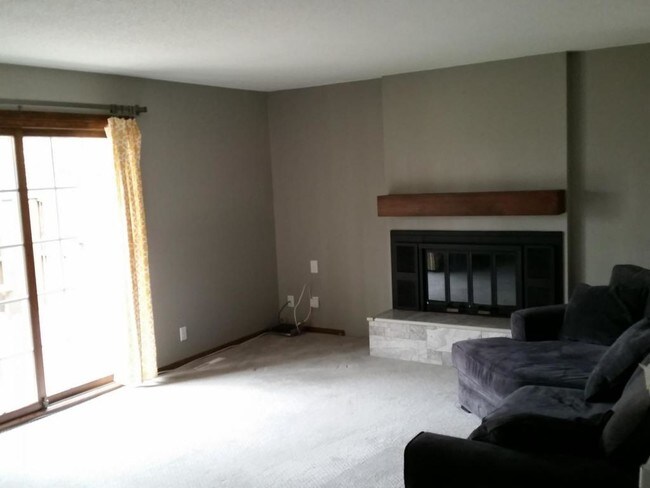 Foto del edificio - 3540 Silver Lake Rd