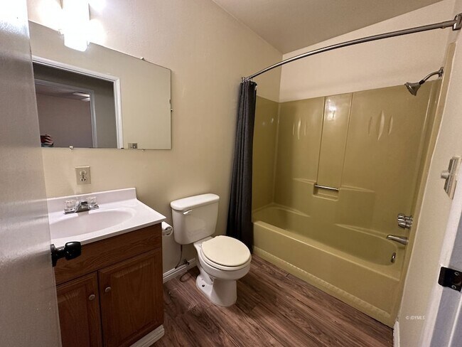 Foto del edificio - 25840 CA-243