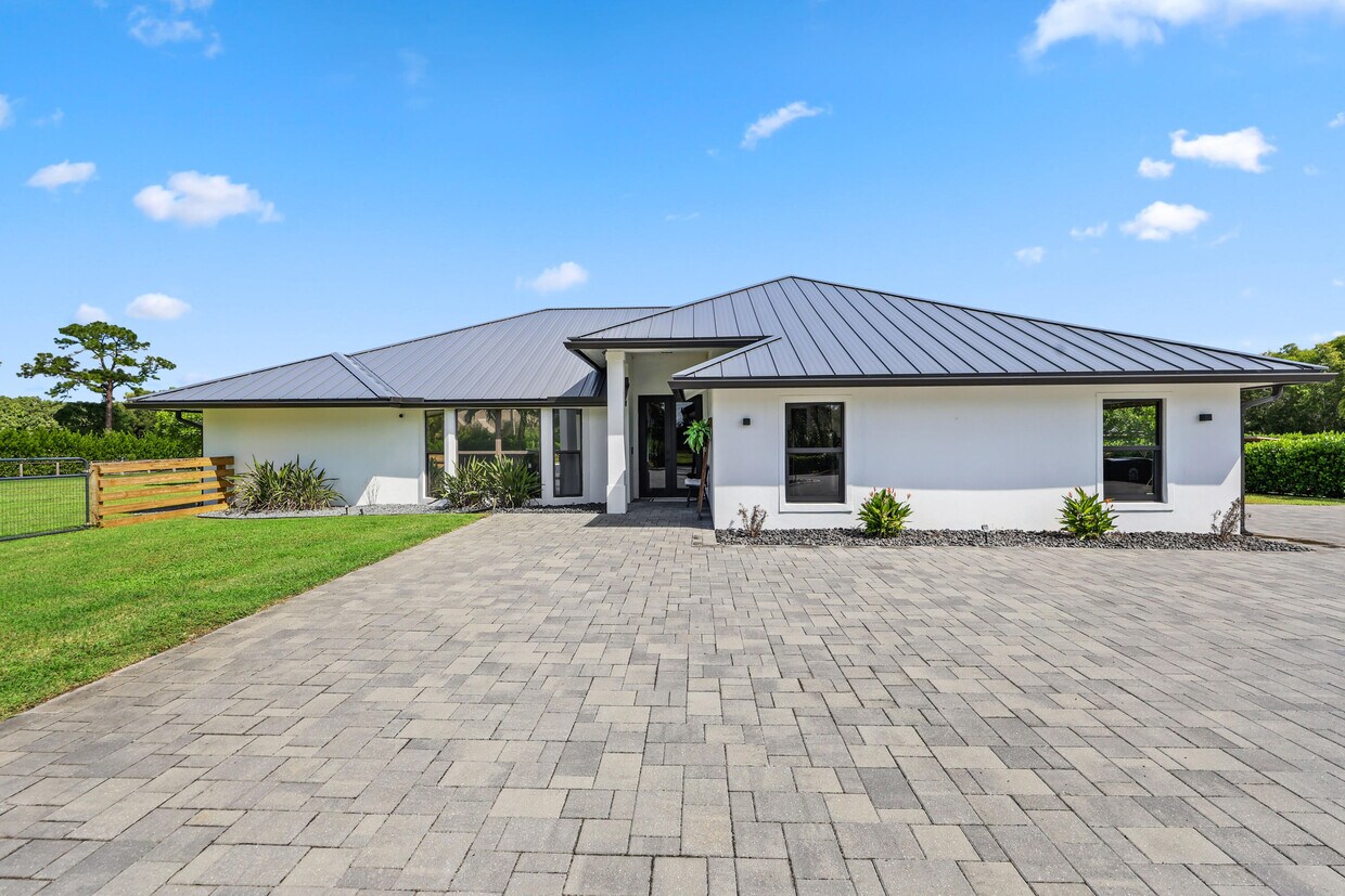 Foto principal - 14704 Black Bear Rd