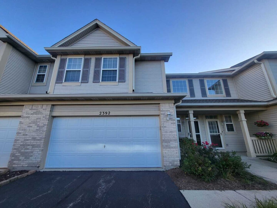 Foto principal - 2392 Sunrise Ct
