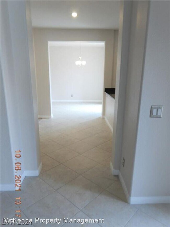 Building Photo - 3 br, 2.5 bath House - 10524 New London Ct