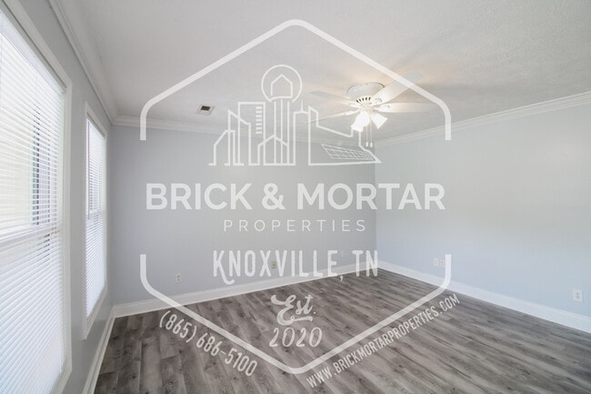 Photo - 1121 Magnet Pl SE House