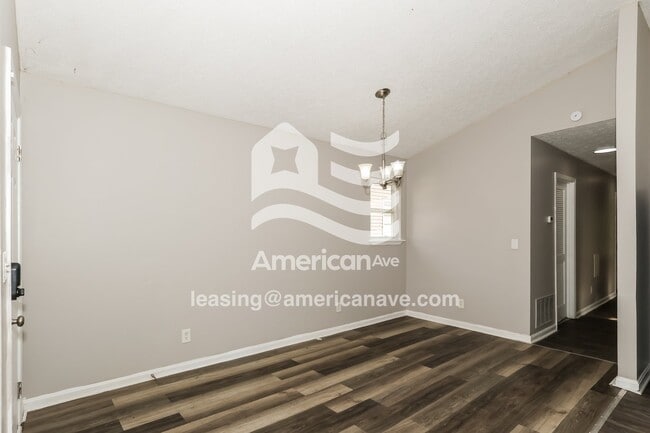 Building Photo - 2117 W Burnett Ave
