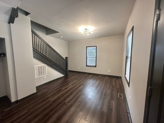 Foto del edificio - 4053 Byram Ave