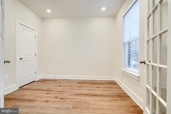Foto del edificio - 2603 Light St