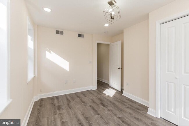 Foto del edificio - 537 N 33rd St