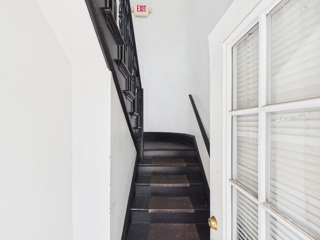 Building Photo - 204 Wellford St