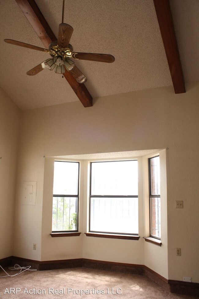 Building Photo - 11345 Lake Geneva Dr