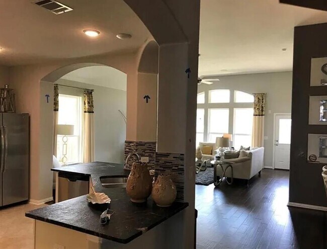 Building Photo - 100 Plantain Dr