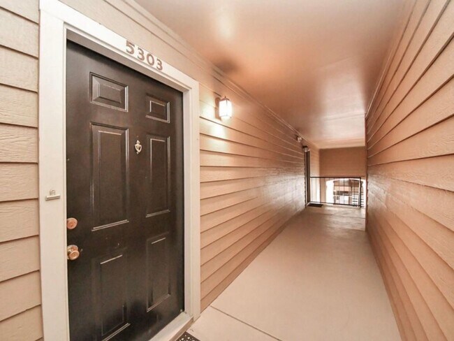 Foto del edificio - 3231 Allen Pkwy