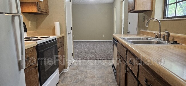 Foto del edificio - 1705 Michele Ln