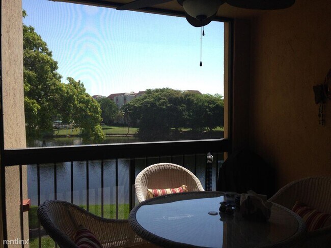 Foto del edificio - 2 br, 2 bath House - 2025 Lavers Cir Apt D308