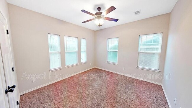 Building Photo - 1202 Oney Hervey Dr