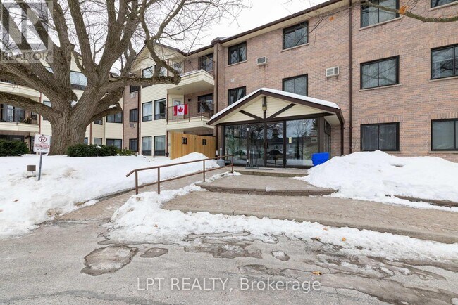 Photo du bâtiment - 111 Grew Blvd