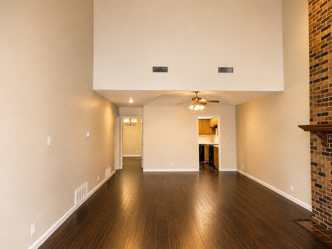 Foto del edificio - 126 Hollyhill Ln