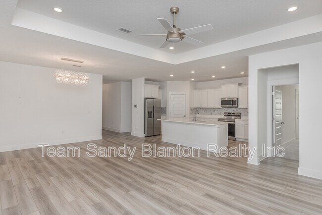 Foto del edificio - 874 Windhill Dr