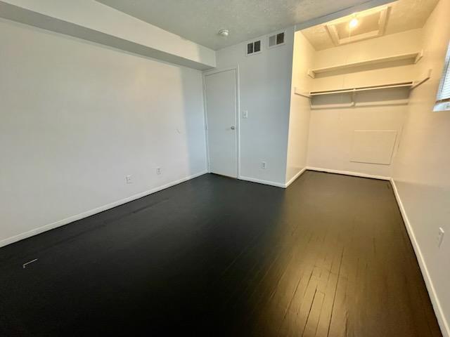 Building Photo - 2030 Jane Ave Apt. C