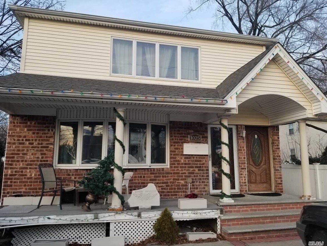 Building Photo - 1025 Rockaway Ave