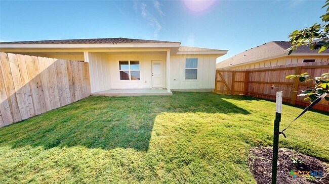 Foto del edificio - 907 Smoke Tree Ln