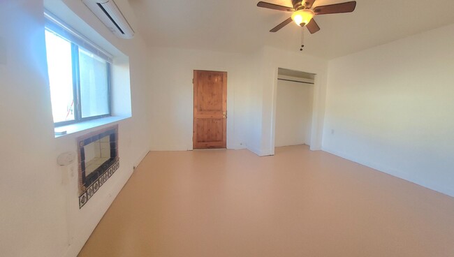 Building Photo - 393 E San Miguel St