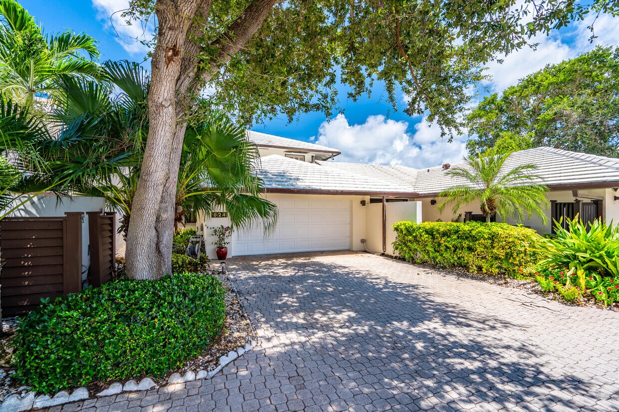 Primary Photo - 624 Boca Marina Ct