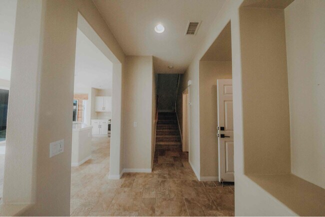 Building Photo - 1373 Grapeseed Ln