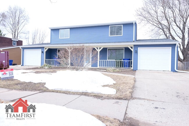 Building Photo - 2022 Terry Ln