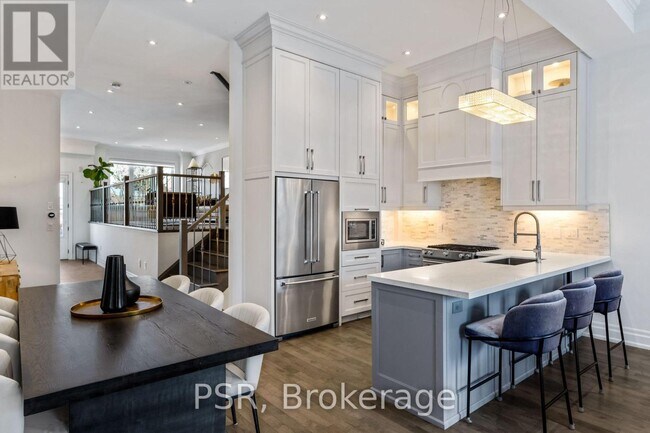 Photo du bâtiment - 8 Willowbrook Rd