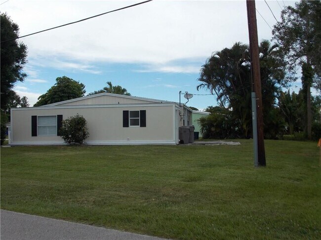 Building Photo - 1510 4th Ave